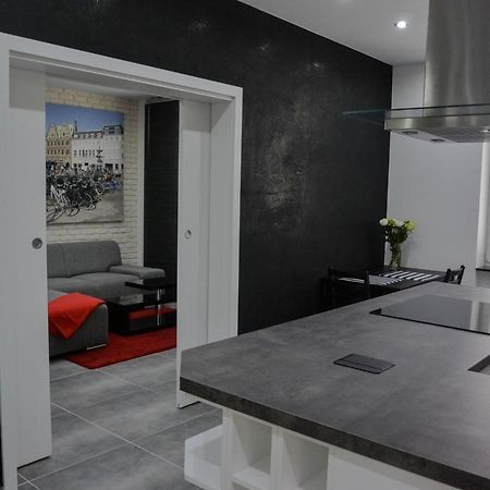 Rr Bus Station Apartment Pressburg Exterior foto