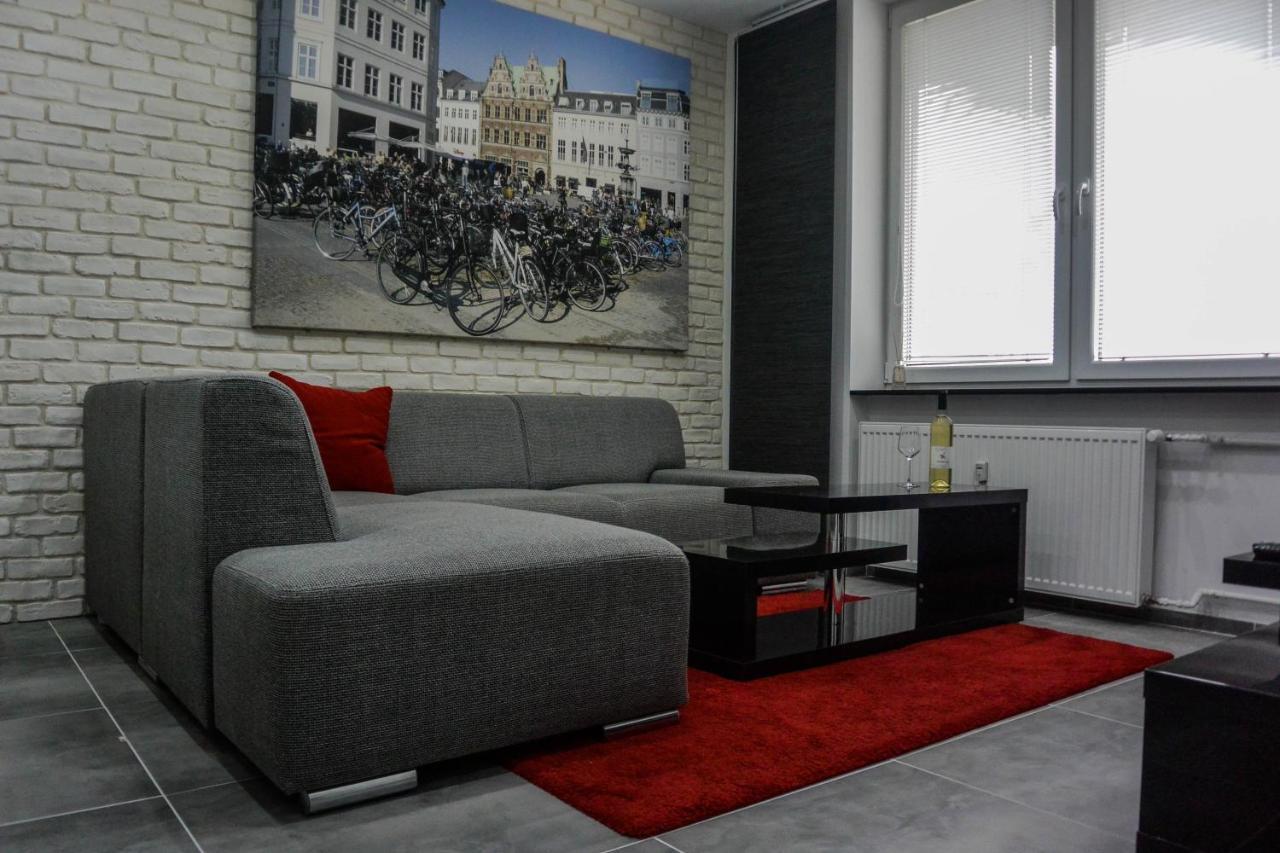 Rr Bus Station Apartment Pressburg Exterior foto